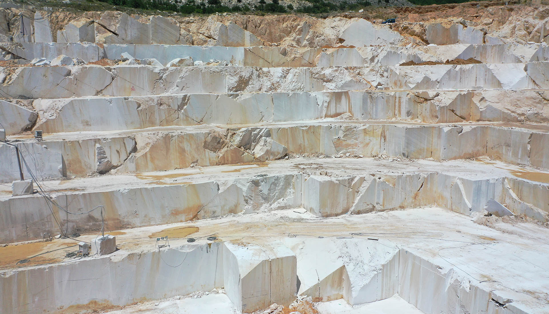 Balkan White secondary slab crop